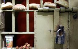 طعام الأسرى في سجون الاحتلال -أرشيف-