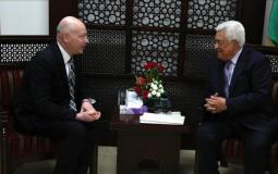 الرئيس الفلسطيني محمود عباس في لقاء سابق مع جيسون غرينبلات -ارشيفية-