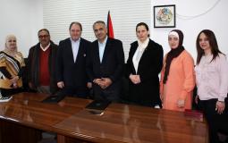 التربية والنرويجي لكرة القدم يوقعان مذكرة تفاهم لدعم الرياضة المدرسية في فلسطين 