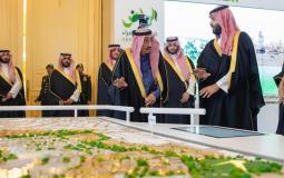 العاهل السعودي وولي العهد خلال إطلاق المشاريع الضخمة