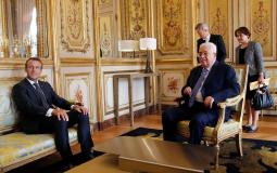 الرئيس الفلسطيني محمود عباس ونظيره الفرنسي إيمانويل ماكرون في باريس