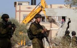 قوات الاحتلال تهدم منزلاً في قرية الديرات 