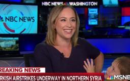 شاهد: طفل يقتحم استديو البث المباشر بشكل مثير