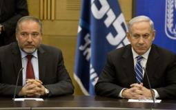 بنيامين نتنياهو رئيس الحكومة الإٍسرائيلية وأفيغدور ليبرمان وزير أمن الاحتلال -ارشيف-