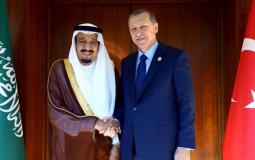 العاهل السعودي الملك سلمان بن عبد العزيز والرئيس التركي رجب طيب أردوغان