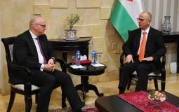 رامي الحمد الله يجتمع مع وزير الدولة للشؤون الخارجية الألماني