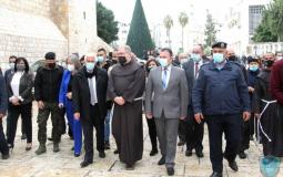 الشرطة الفلسطينية تؤمن وتستقبل الأب فرانشسكو باتون