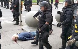أثناء سقوط مسن أميركي في المظاهرات على يد الشرطة