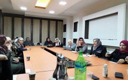 المركز الفلسطيني يعقد نشاطات للنساء العاملات في المشاغل الصغيرة 