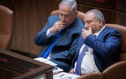 وزير الأمن الإسرائيلي أفيغدور ليبرمان ورئيس حكومة الاحتلال بنيامين نتنياهو -ارشيف-