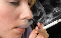 هل يؤثر التدخين على النساء سلباً 