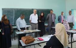 لجنة من وزارة التربية والتعليم أثناء زيارتها لأحد مقرات اختبارات التوظيف للخريجين
