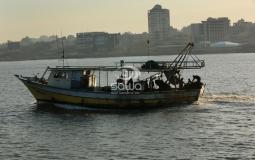 صيادو غزة يبحرون لمسافة 15 ميلا