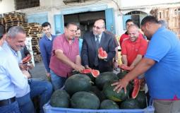 الزراعة تتفقد مزارعي البطيخ شمال غزة