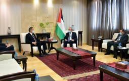 رئيس الوزراء الفلسطيني محمد اشتية، يلتقي المبعوث السويسري لعملية السلام رونالد شتينغر، في رام الله .