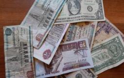 أسعار العملات في مصر اليوم الاثنين - بالجنيه والدولار