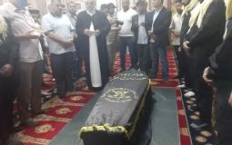 جثمان رمضان شلح خلال أداء صلاة الجنازة عليه في جامع الأكرم بدمشق