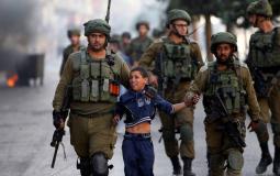 صورة لقوات الاحتلال تعتقل طفل - توضيحية