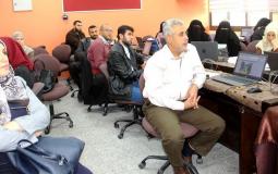 مدير تعليم رفح يتفقد دورة القصص الرقمية التفاعلية