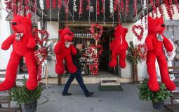 غزة تتزين استعدادا لـعيد الحب