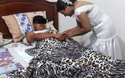 ممرضة تهرع لإنقاذ مريض مرتدية فستان زفافها