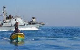 بحرية الاحتلال تستهدف مراكب الصيادين