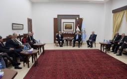 الرئيس محمود عباس خلال استقباله وفداً اقتصادياً إسرائيليا في رام الله