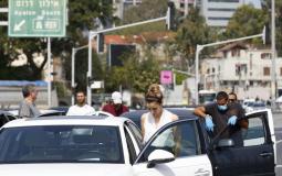 إسرائيليون يقفون حداداً على ضحايا الهولوكست في تل أبيب 