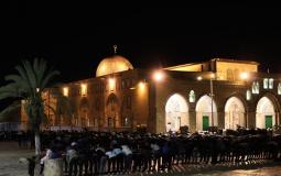 صلاة العشاء والتراويح في رحاب المسجد الأقصى