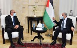 رئيس الوزراء محمد اشتية ورئيس البعثة الأوروبية لمساندة الشرطة الفلسطينية كاوكو ألتوما