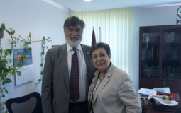 حنان عشراوي ودوغلاس سكوت براود فو