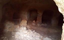 اكتشاف مقبرة أثرية في نابلس