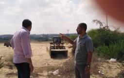 الاقتصاد تشرف على تسوية أرض المستشفى التركي التابع للجامعة الإسلامية في غزة