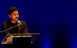 الرئيس يقلد الشاعر مروان مخول وسام الثقافة والعلوم والفنون