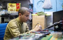 الكلية الجامعية للعلوم التطبيقية تتفقد أماكن تشغيل المستفيدين من مشروع دمج الطلائع