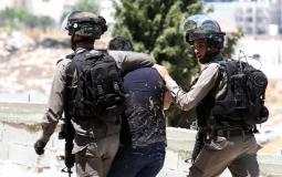 الاحتلال يعتقل فلسطيني