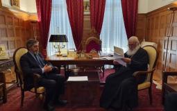 السفير طوباسي يسلم رسالة تهنئة لرئيس أساقفة اليونان وممثل البطريرك المسكوني بعيد الفصح
