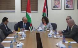 توقيع اتفاقية بين الحكومتين الفلسطينية والأردنية