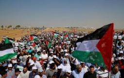 مواطنون يشاركون في مسيرات العودة الكبرى شرق قطاع غزة