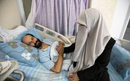 الأسير ماهر الأخرس وزوجته في مستشفى كابلان