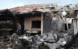 آثار سقوط صاروخ على منزل في سديروت - ارشيفية
