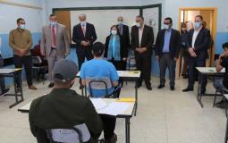وزيرا التعليم والصحة يتفقدان قاعات امتحان الثانوية العامة برام الله