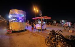 أصحاب البسطات على كورنيش بحر غزة يشرعون بترتيبات استقبال الشتاء