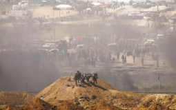 جنود جيش الاحتلال المتمركزين شرق غزة خلال مسيرة العودة الكبرى الجمعة الماضية