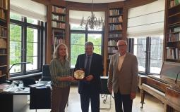 توقيع اتفاقية في جامعة القدس 