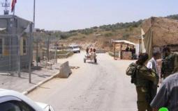 الاحتلال يواصل إغلاق مدخل بلدة عزون  أرشيف