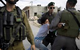 قوات الاحتلال تعتقل طفلا -توضيحية-