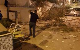 الدمار الذي أحدثه الصاورخ في منزل بئر السبع جنوب إسرائيل
