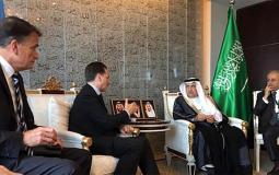وزير خارجية السعودية إبراهيم بن عبدالعزيز العساف خلال لقائه بالمفوض العام للأونروا بيير كرينبول