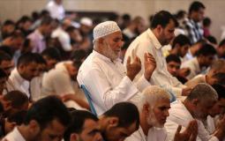 هل تسقط صلاة الجمعة عن المسلم إذا صلّى صلاة العيد؟